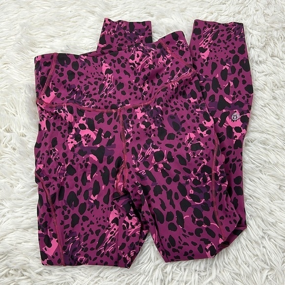 Lululemon Base Pace High-Rise Running Tight 25" Cheetah Camo Magenta Purple Mult - Picture 1 of 6